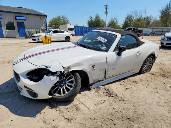 2019 FIAT 124 Spider Lusso