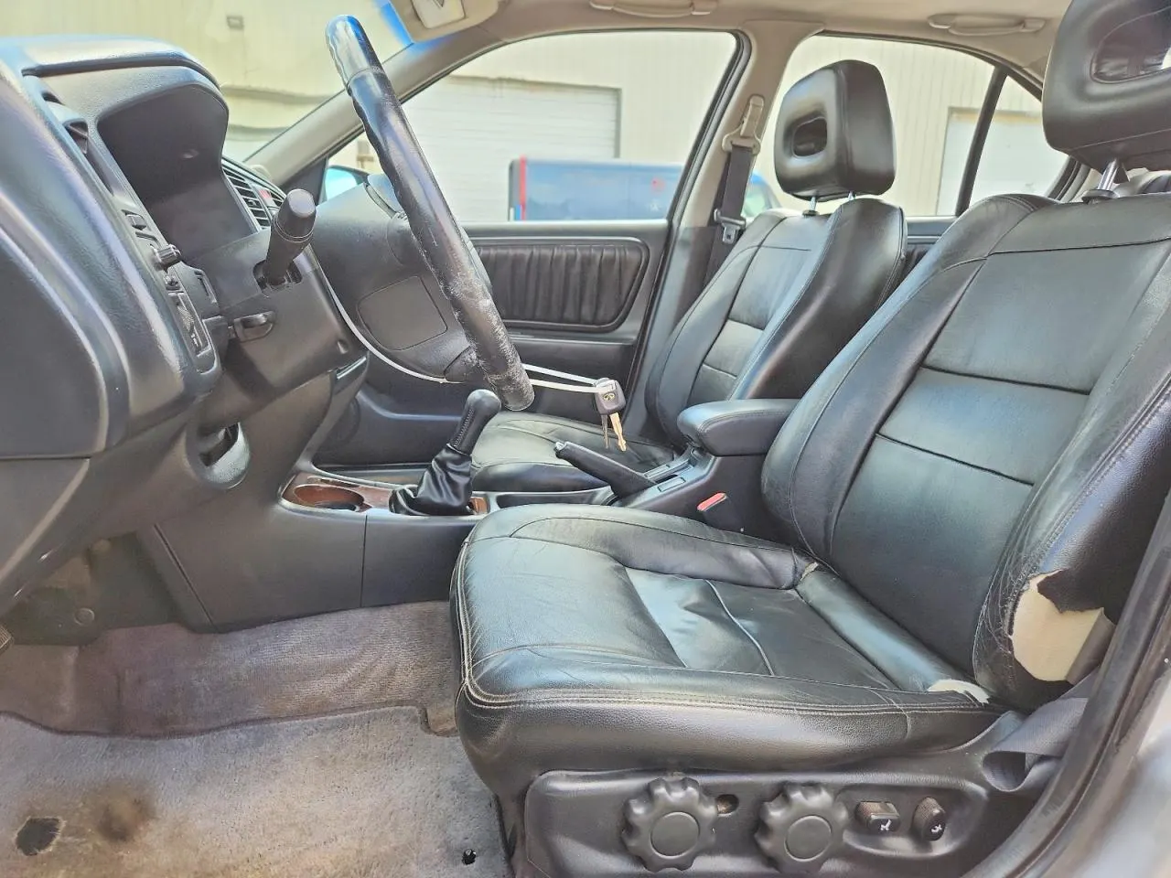 2000 INFINITI G20 Luxury