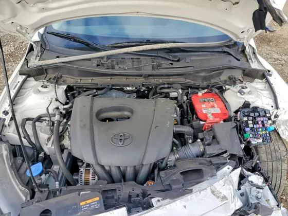 2020 Toyota Yaris Hatchback LE