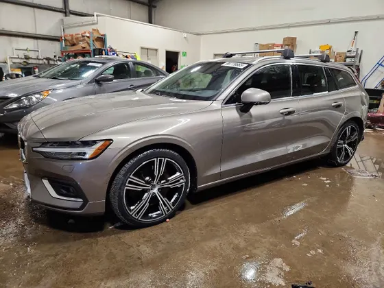 2019 Volvo V60 T6 INSCRIPTION