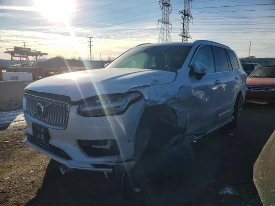 2023 Volvo XC90 Recharge Plug-In Hybrid Plus