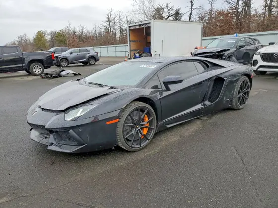 2015 Lamborghini Aventador