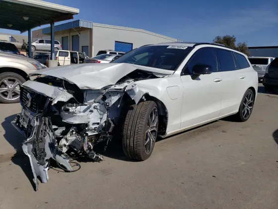 2024 Volvo V60 Recharge Plug-In Hybrid Polestar Engineered