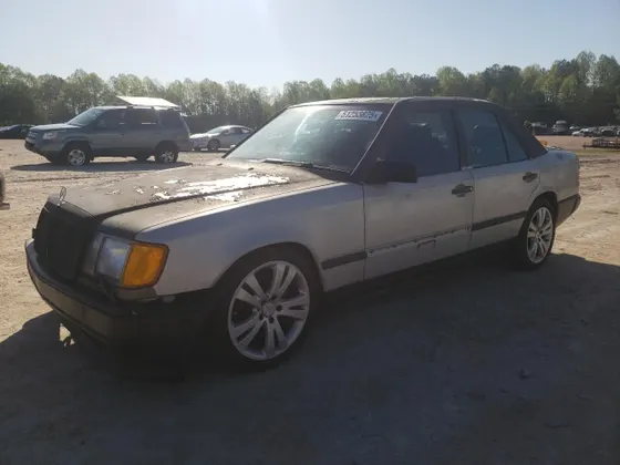 1988 Mercedes-Benz 300 Series 300E