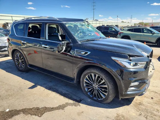2021 INFINITI QX80 LUXE