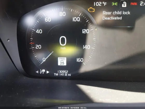 2016 Volvo XC90 T6 Momentum