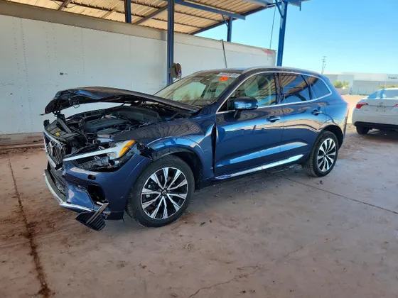 2023 Volvo XC60 Plus Bright Theme