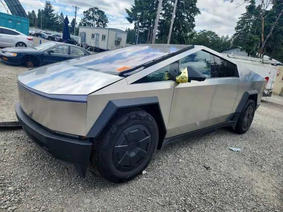2025 Tesla Cybertruck