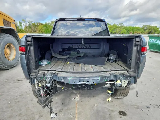 2023 Rivian R1T Adventure