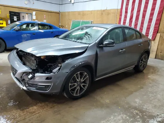 2017 Volvo S60 Cross Country
