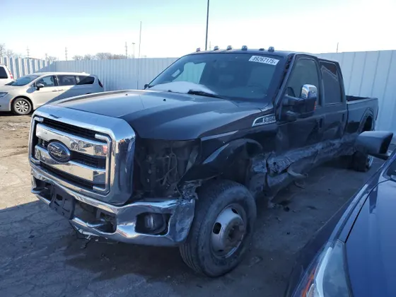 2013 Ford Super Duty F-350 DRW XL