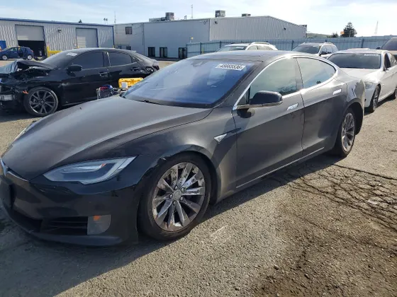 2016 Tesla Model S 90D