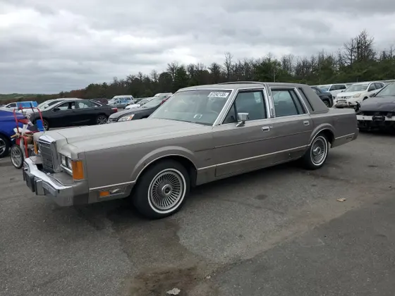 1989 Lincoln Town Car CARTIER