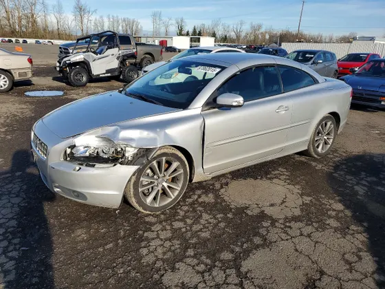 2009 Volvo C70 T5