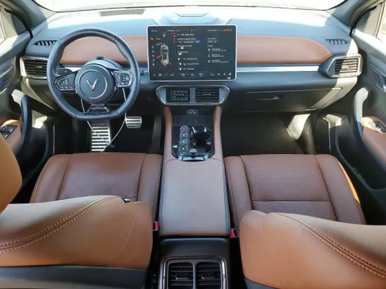 2023 VinFast VF 8 Plus