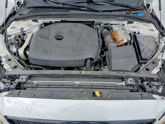 2024 Volvo S60 Recharge Plug-In Hybrid Core Dark Theme