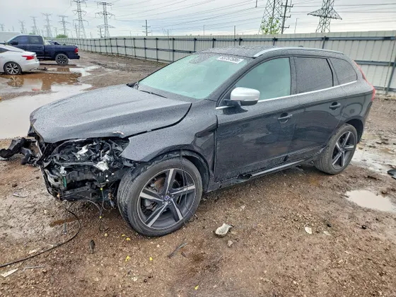 2016 Volvo XC60 T6 Drive-E R-Design Platinum