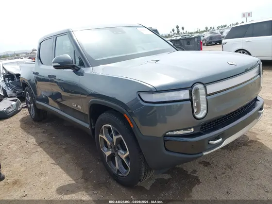 2024 Rivian R1T Adventure