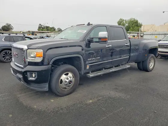 2015 GMC Sierra 3500HD available WiFi Denali
