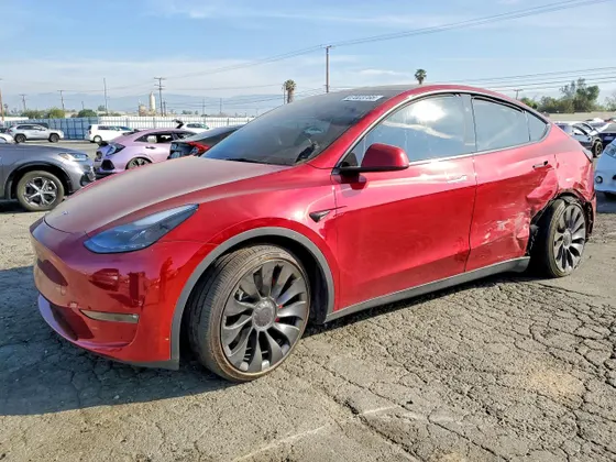 2025 Tesla Model Y Performance