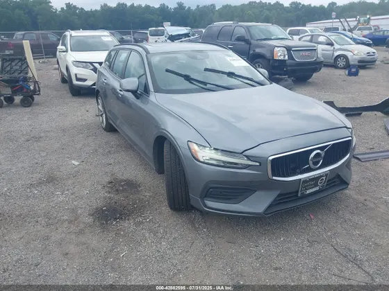 2020 Volvo V60 Momentum