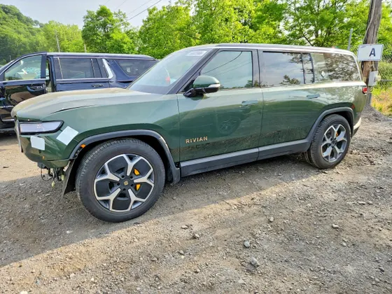 2024 Rivian R1S Adventure