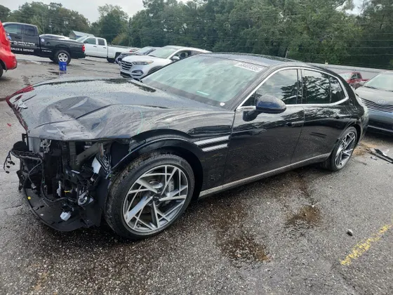 2023 Genesis G90