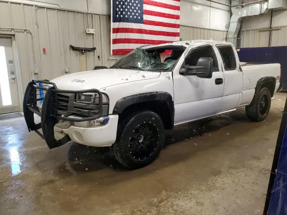 2005 GMC Sierra 1500 Work Truck