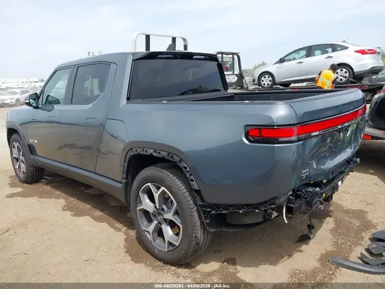 2024 Rivian R1T Adventure