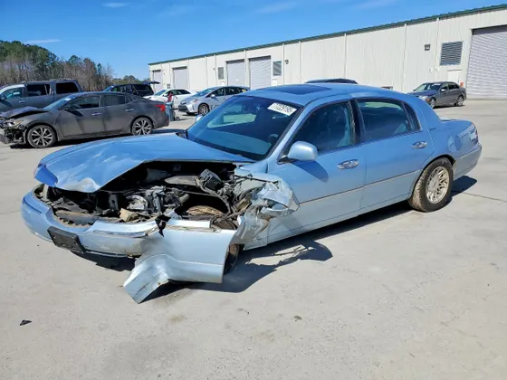 1998 Lincoln Town Car Signature