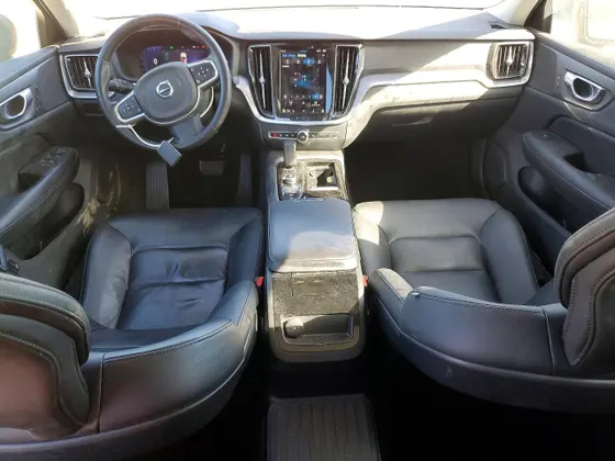 2024 Volvo S60 Recharge Plug-In Hybrid Core Dark Theme