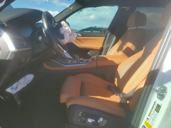 2022 BMW X7 M50i