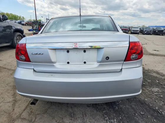 2004 Saturn L-Series L300 1
