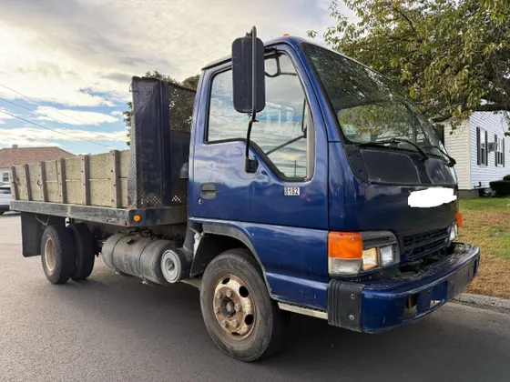 1999 Isuzu NPR