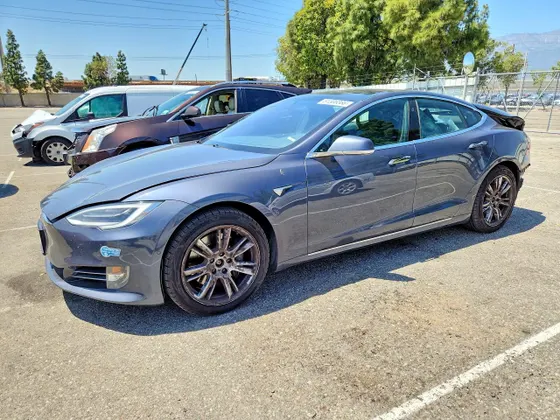 2020 Tesla Model S Long Range