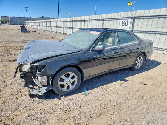 2000 Lexus ES 300