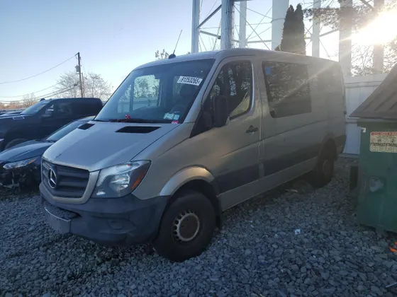 2014 Mercedes-Benz Sprinter Crew Vans 2500