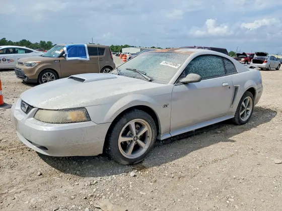 2002 Ford Mustang GT Deluxe