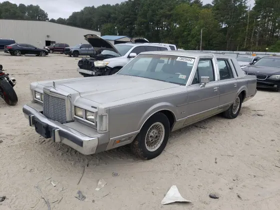 1987 Lincoln Town Car CARTIER