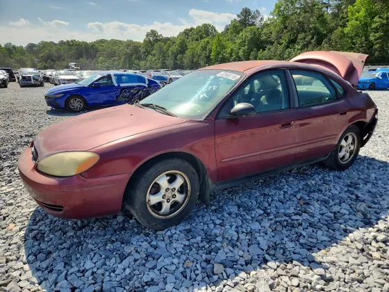 2005 Ford Taurus SE