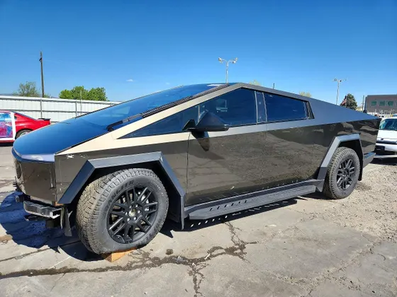 2025 Tesla Cybertruck