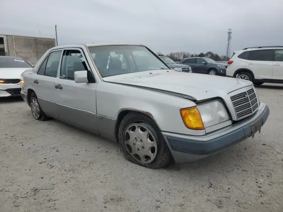 1992 Mercedes-Benz 300 Series 300E