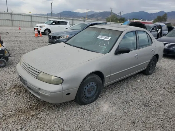 1995 Nissan Altima GLE