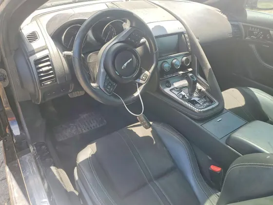 2017 Jaguar F-TYPE R