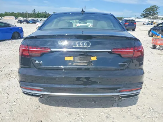2022 Audi A4 Sedan S line Prestige