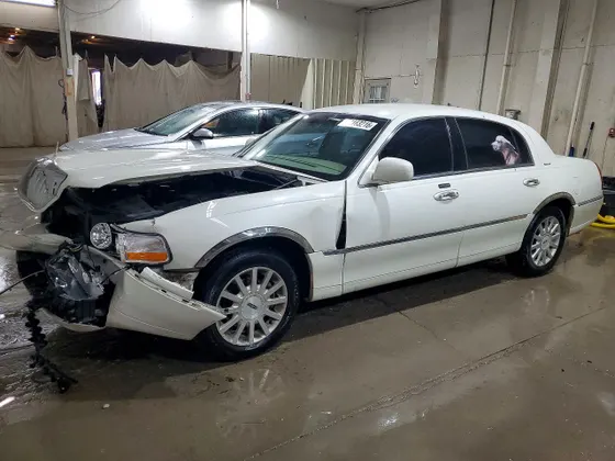 2006 Lincoln Town Car Signature
