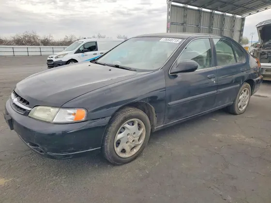 1998 Nissan Altima XE
