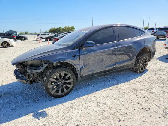 2022 Tesla Model X Plaid
