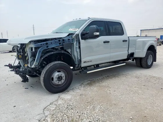 2025 Ford Super Duty F-350 DRW XL