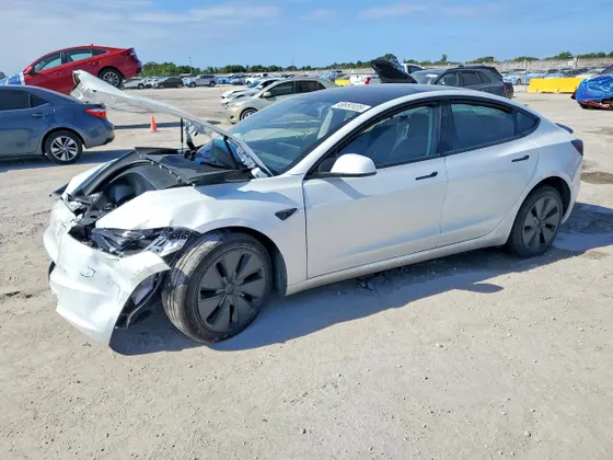 2025 Tesla Model 3 Long Range